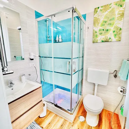 La Storia E Il Mare Di 4* Napels