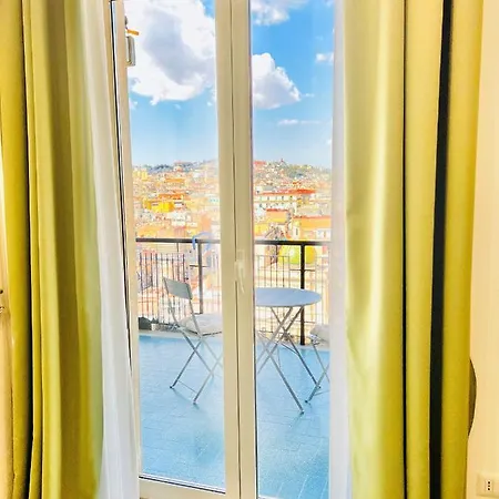 La Storia E Il Mare Di Napels